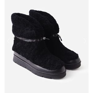 NWOB Marc Fischer Kamryn Genuine Shearling Boot